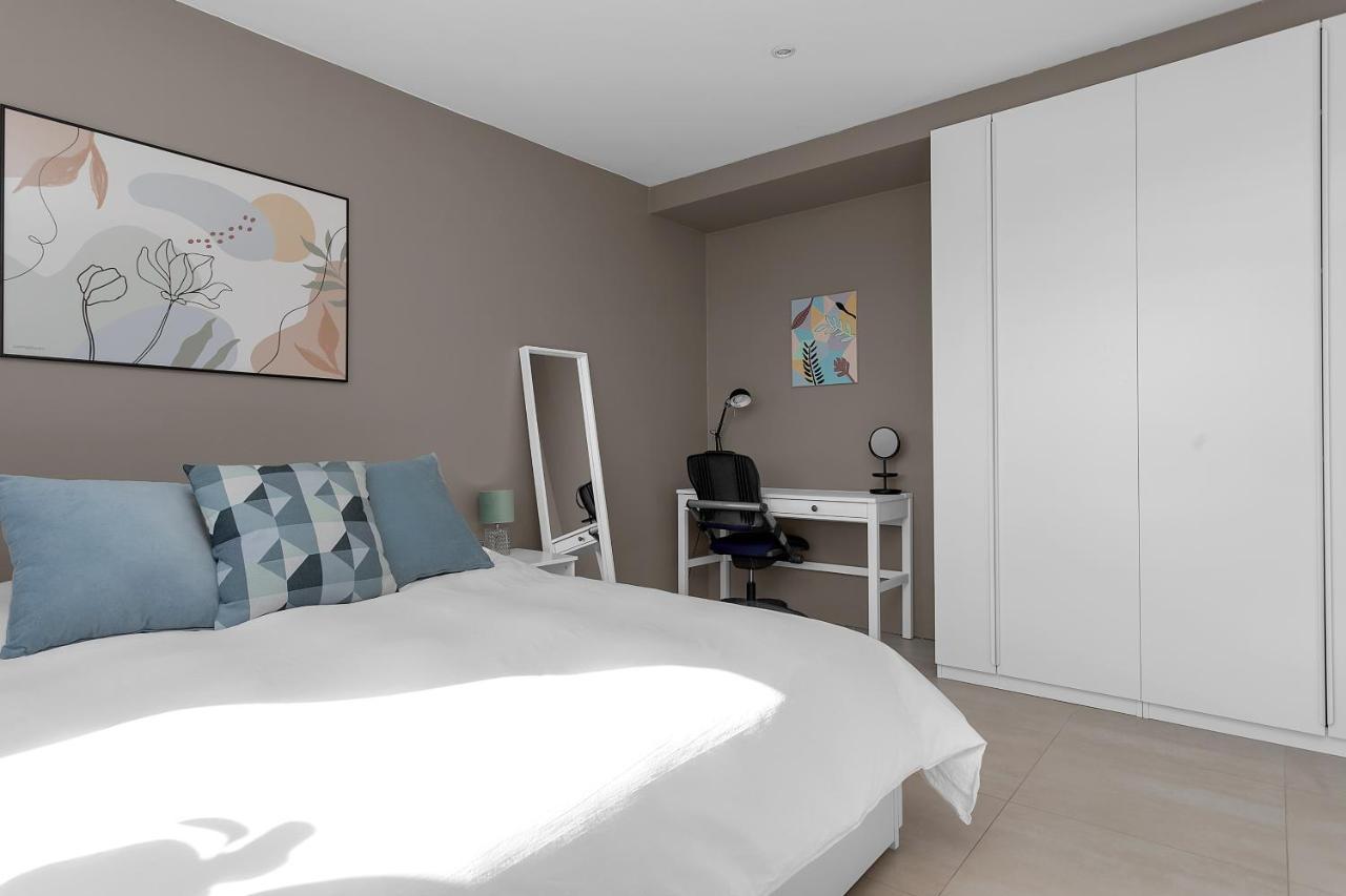 Luxurious With Stunning Views