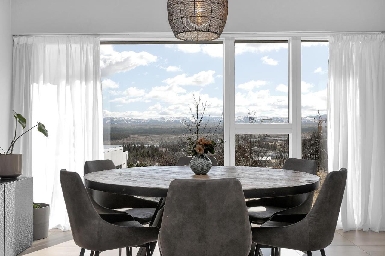 Luxurious With Stunning Views