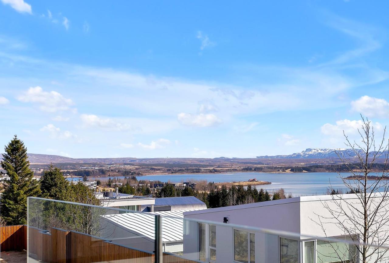 Luxurious With Stunning Views Villa Reykjavik