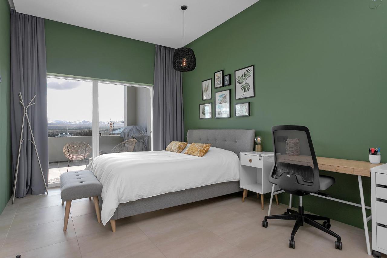 Luxurious With Stunning Views * Reykjavik