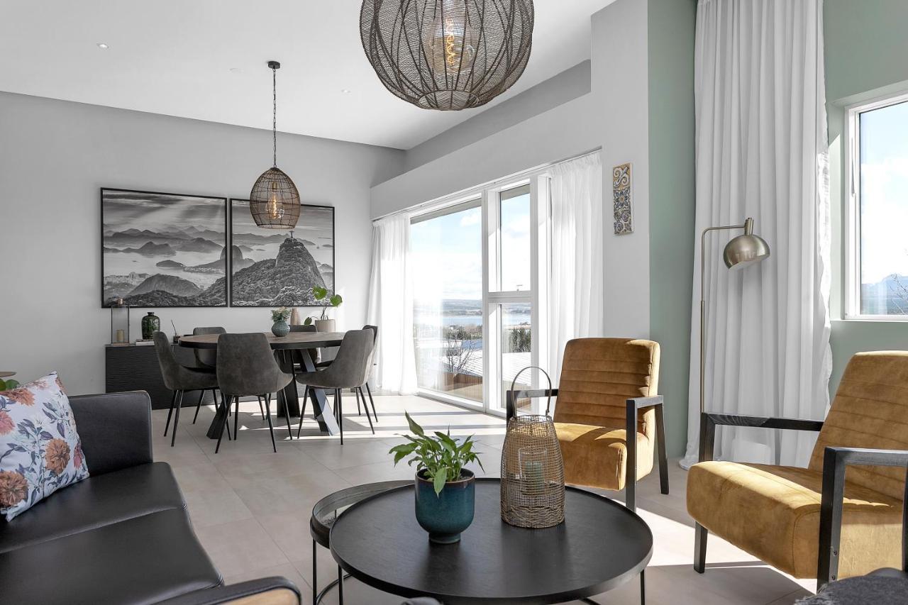 Luxurious With Stunning Views Villa *